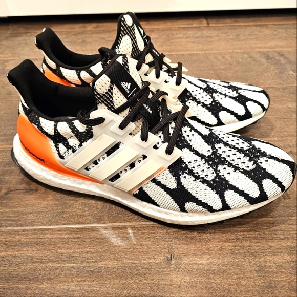 New Adidas Women's ULTRABOOST 1.0 x MARIMEKKO Dot Black/White (NWOT) - Picture 2 of 10